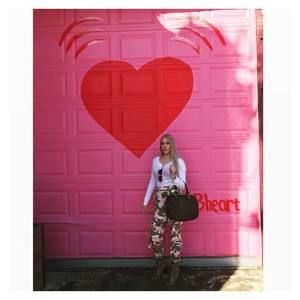 Meet your Posher, Megan